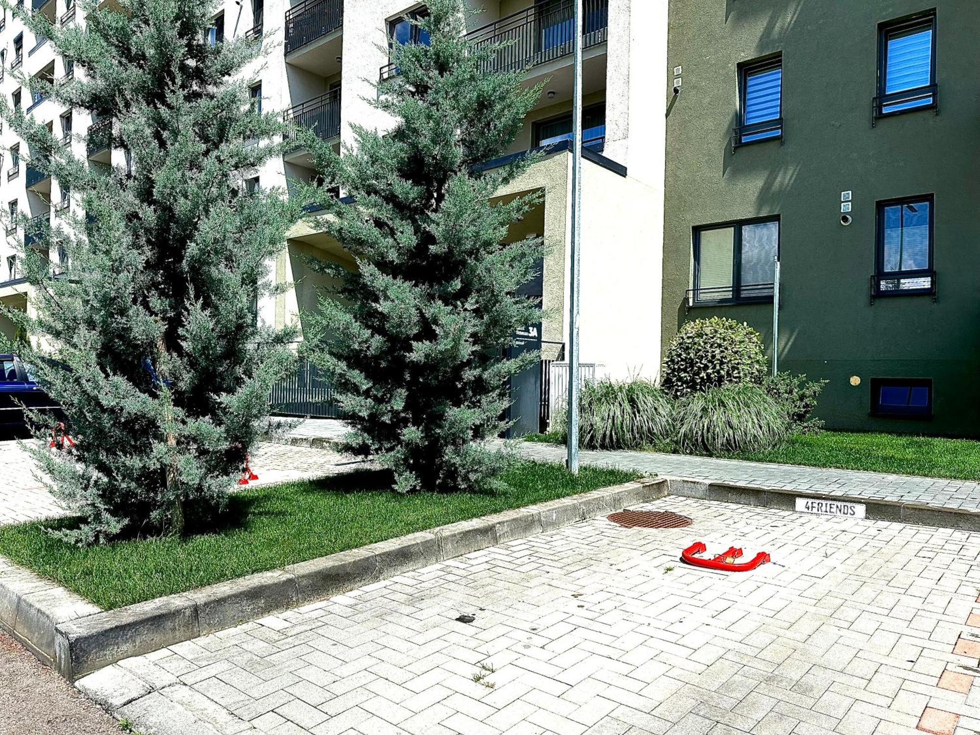 4Friendscoresibrasov Bagian luar foto